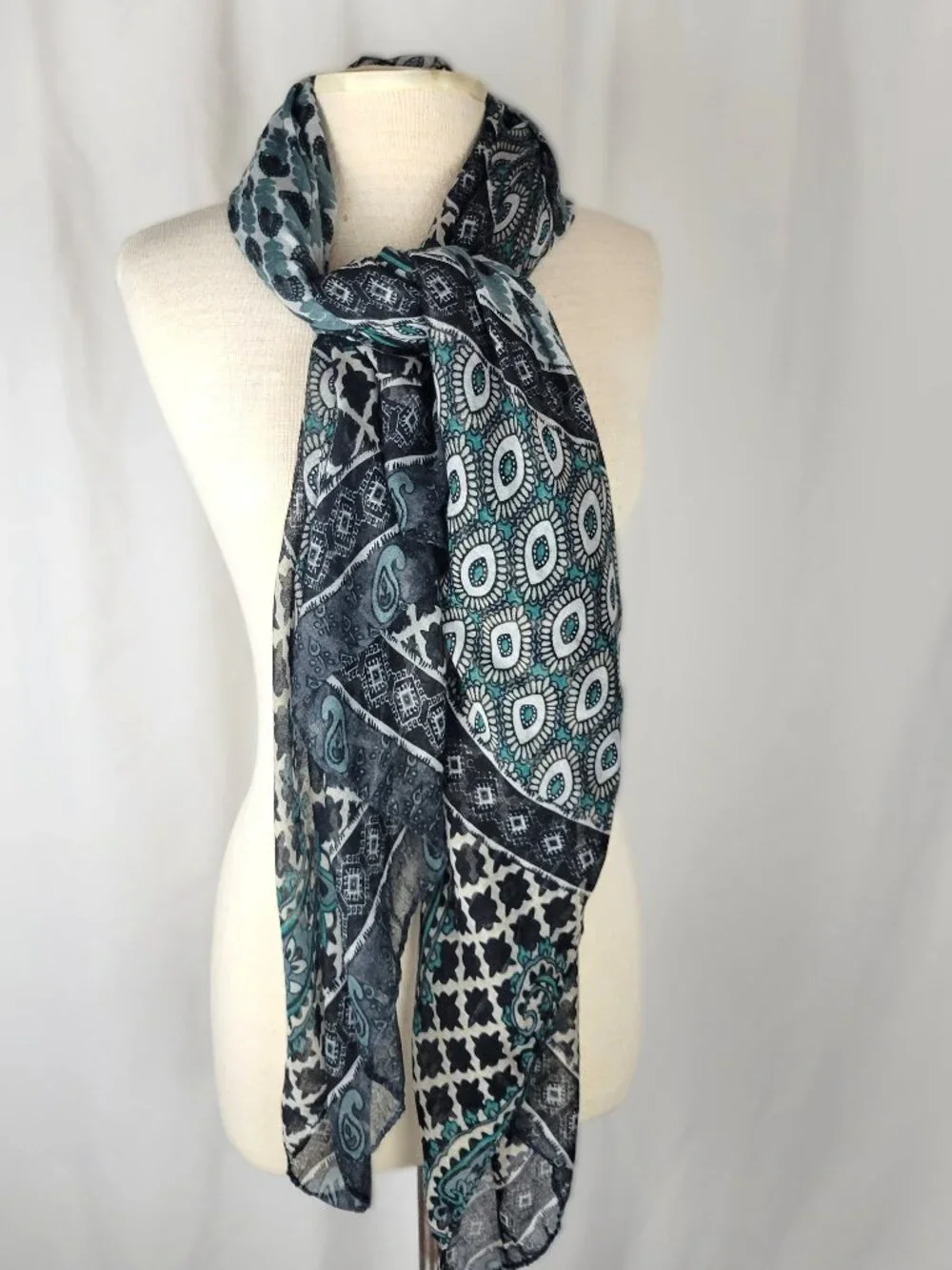 SIMPLY NOELLE Blue Black Gray Paisley Scarf